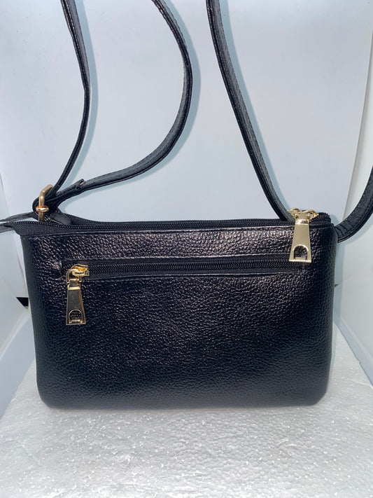 BML40 - Bolsito con arito elegante de cuero Graso marca Quality Leather