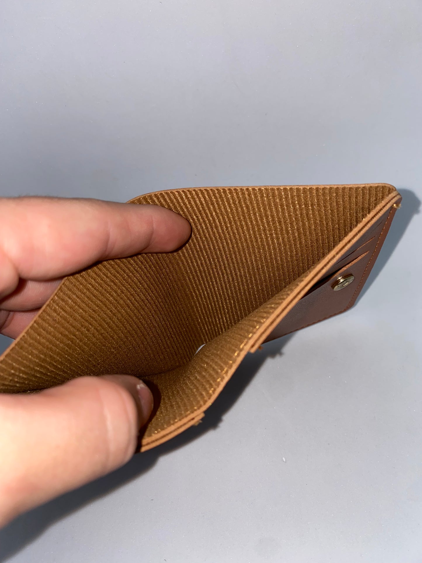 T087 - Tarjetero de cuerina para dama marca Quality Leather