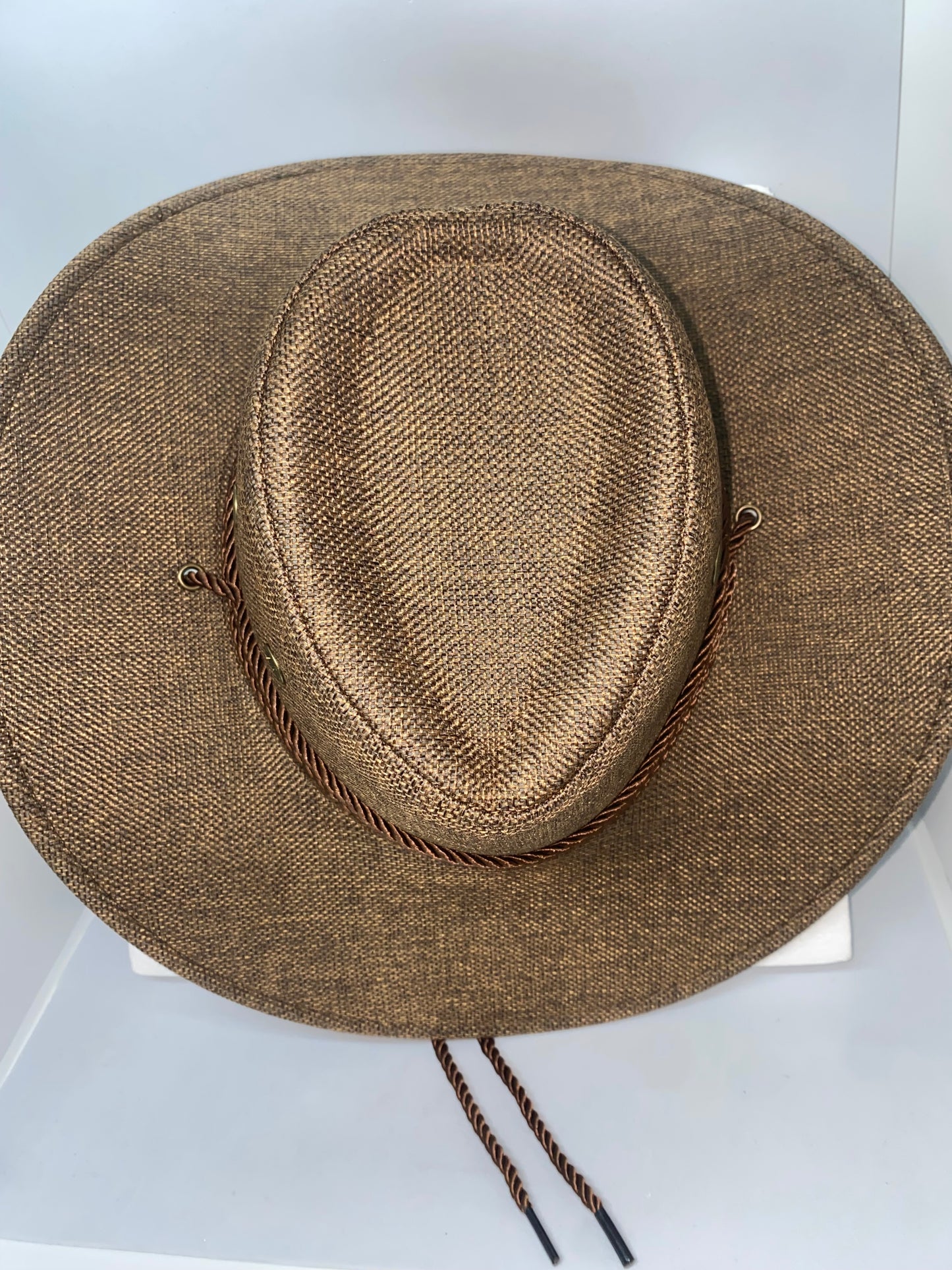 SC12 - Sombrero Cuerina de Vaquero con cuerda ajustable