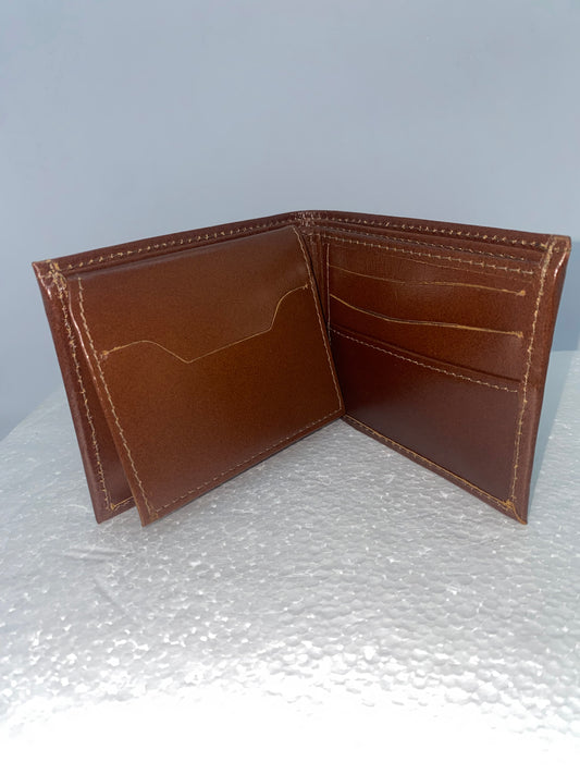 B106 - Billetera de cuero lisa con inpermeabilizante marca Riviera