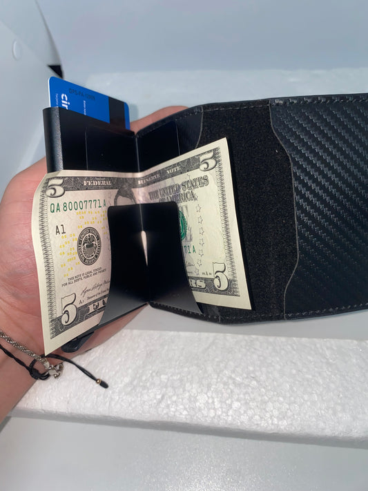 T221 - Tarjetero de cuerina con protección RFI