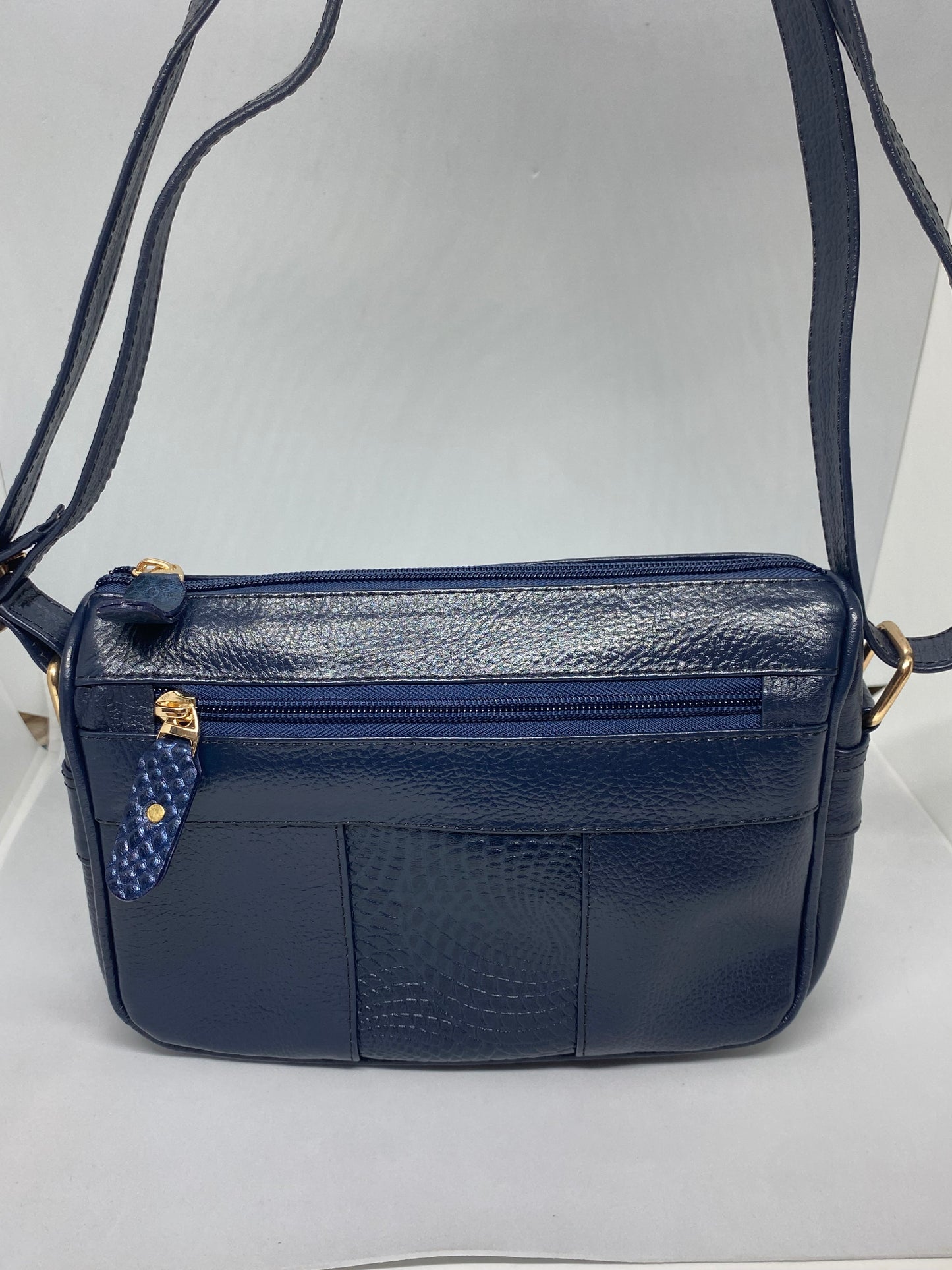 BT45 - Bolsito de cuero Tala de 3 cierres marca Quality Leather