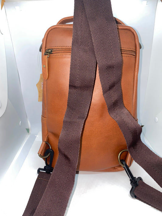C333 - Carriel mochila de cuero Graso adaptable marca Quality Leather