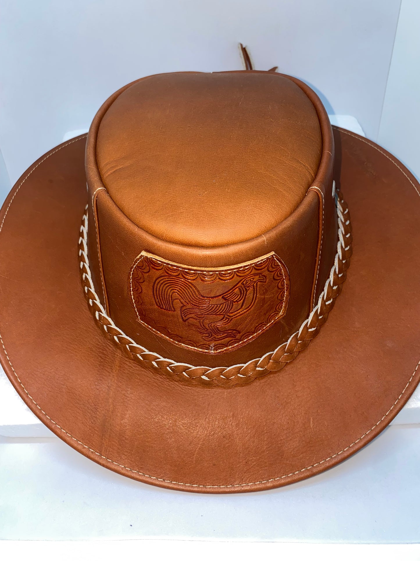 SCD40 - Sombrero de cuero con diseño