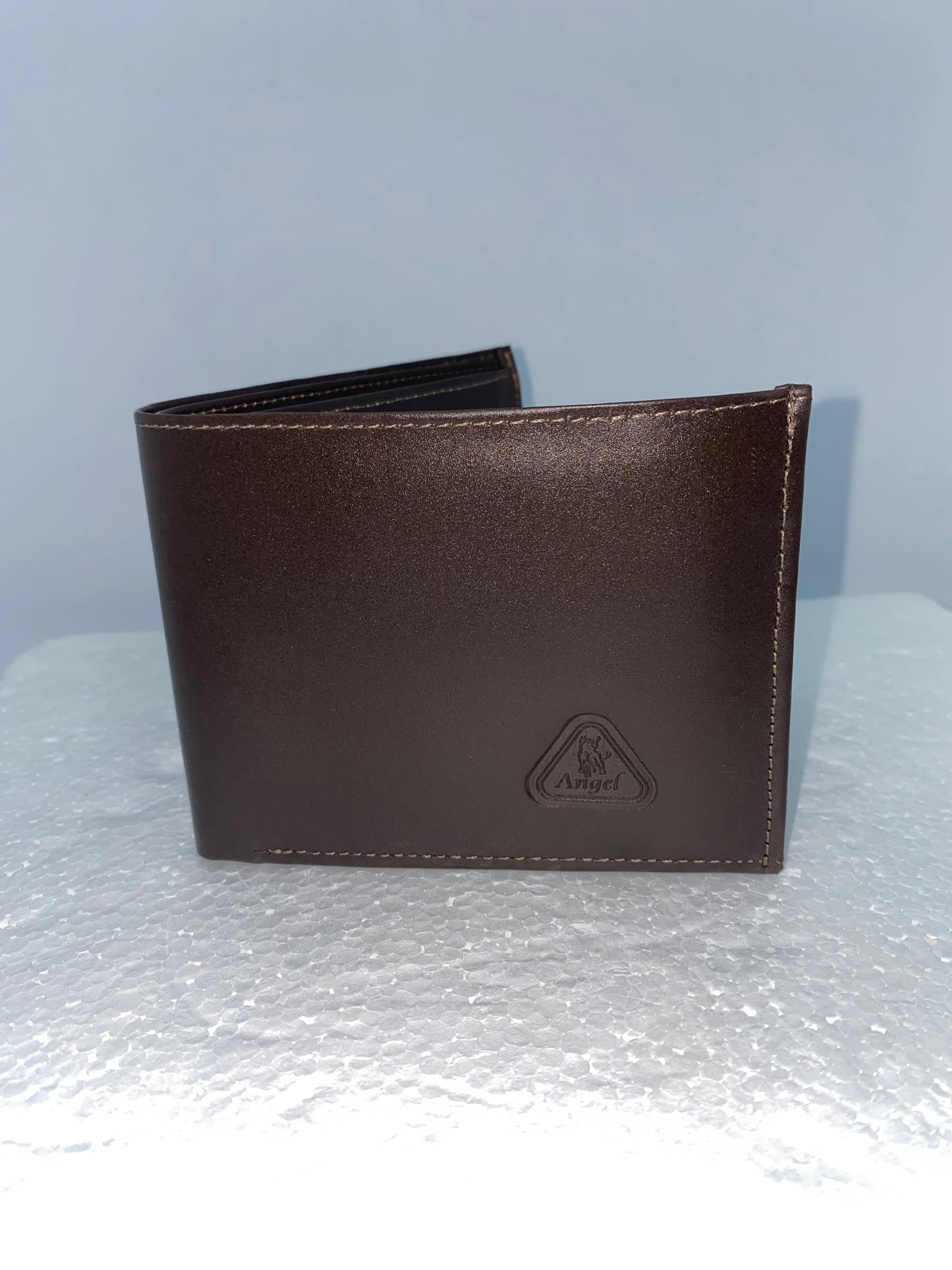 B324 - Billetera de cuero liso marca Angel
