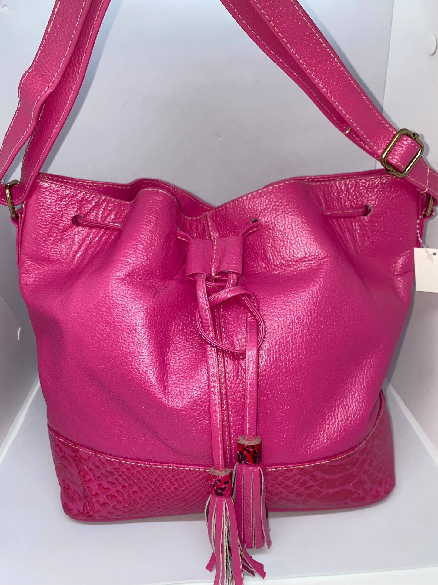 B01 - Bolso de cuero Tula para dama marca Quality Leather
