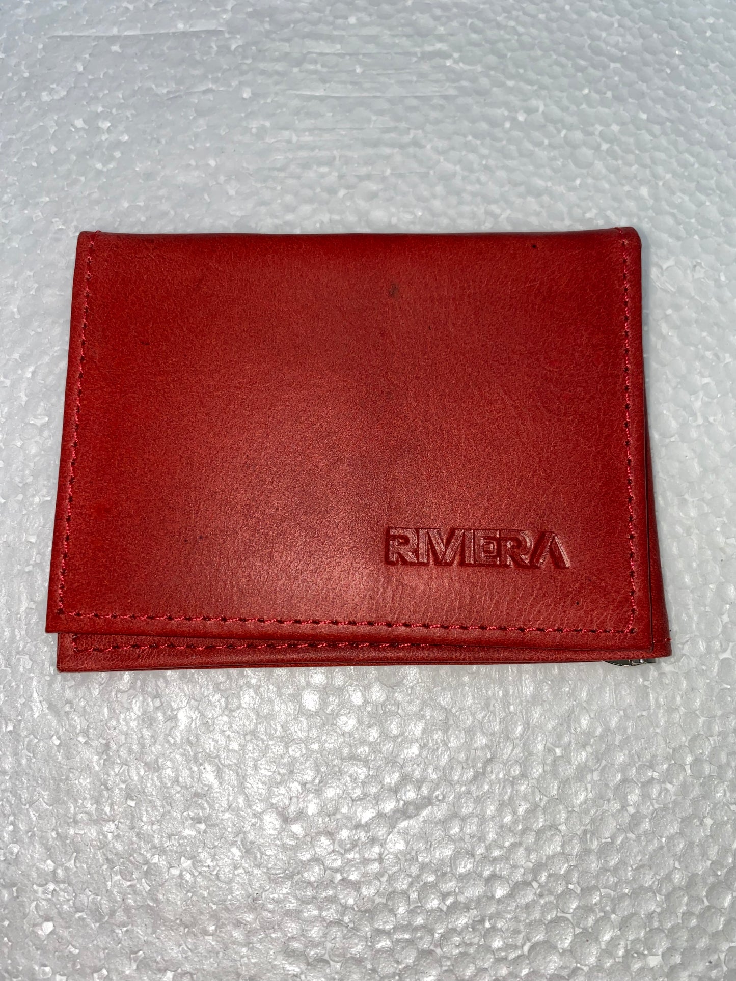 PB6133 - Tarjetero pisa billete de cuero graso marca Riviera