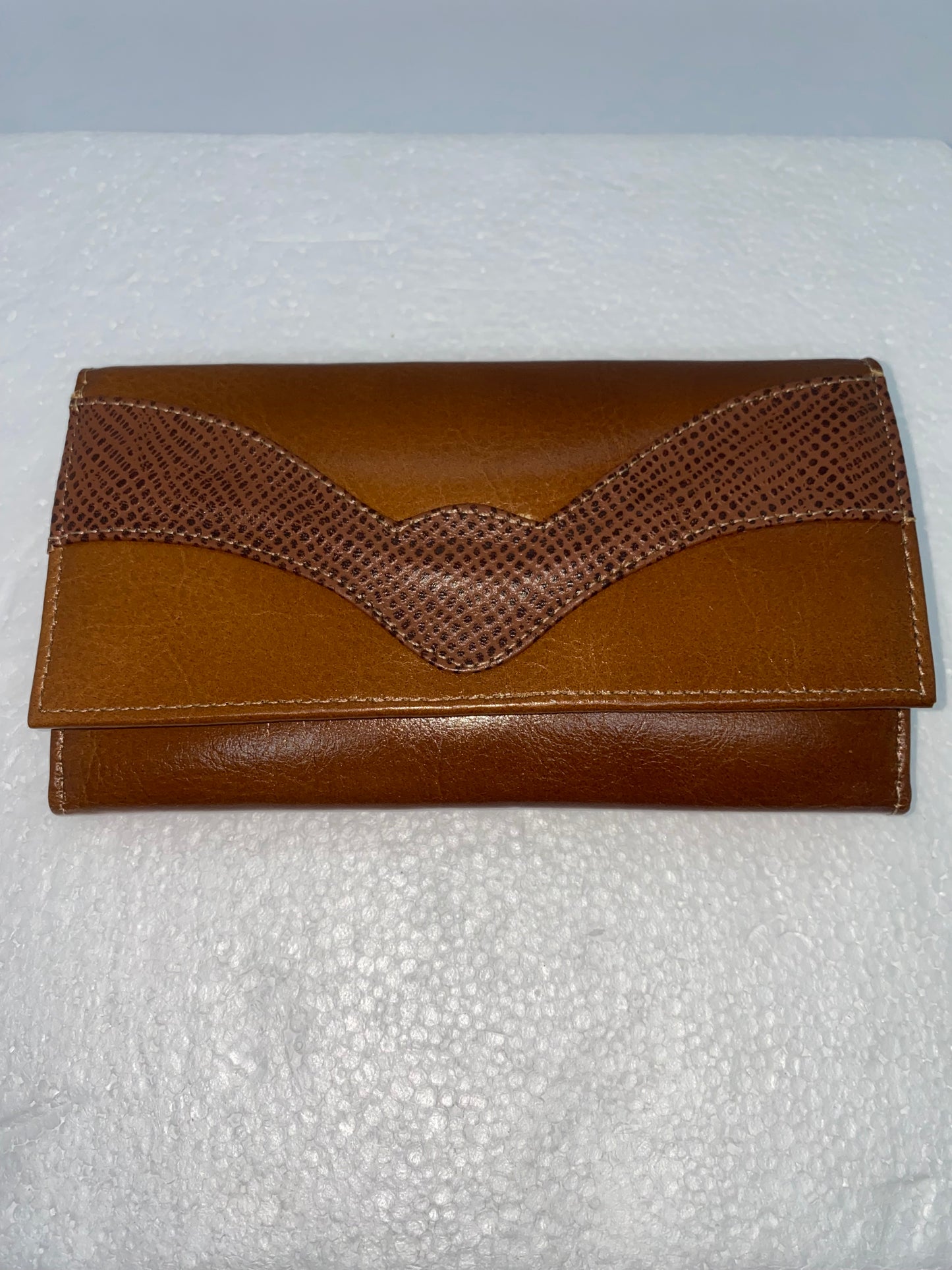 W208 - Wallet de cuero Graso para dama grande marca Quality Leather