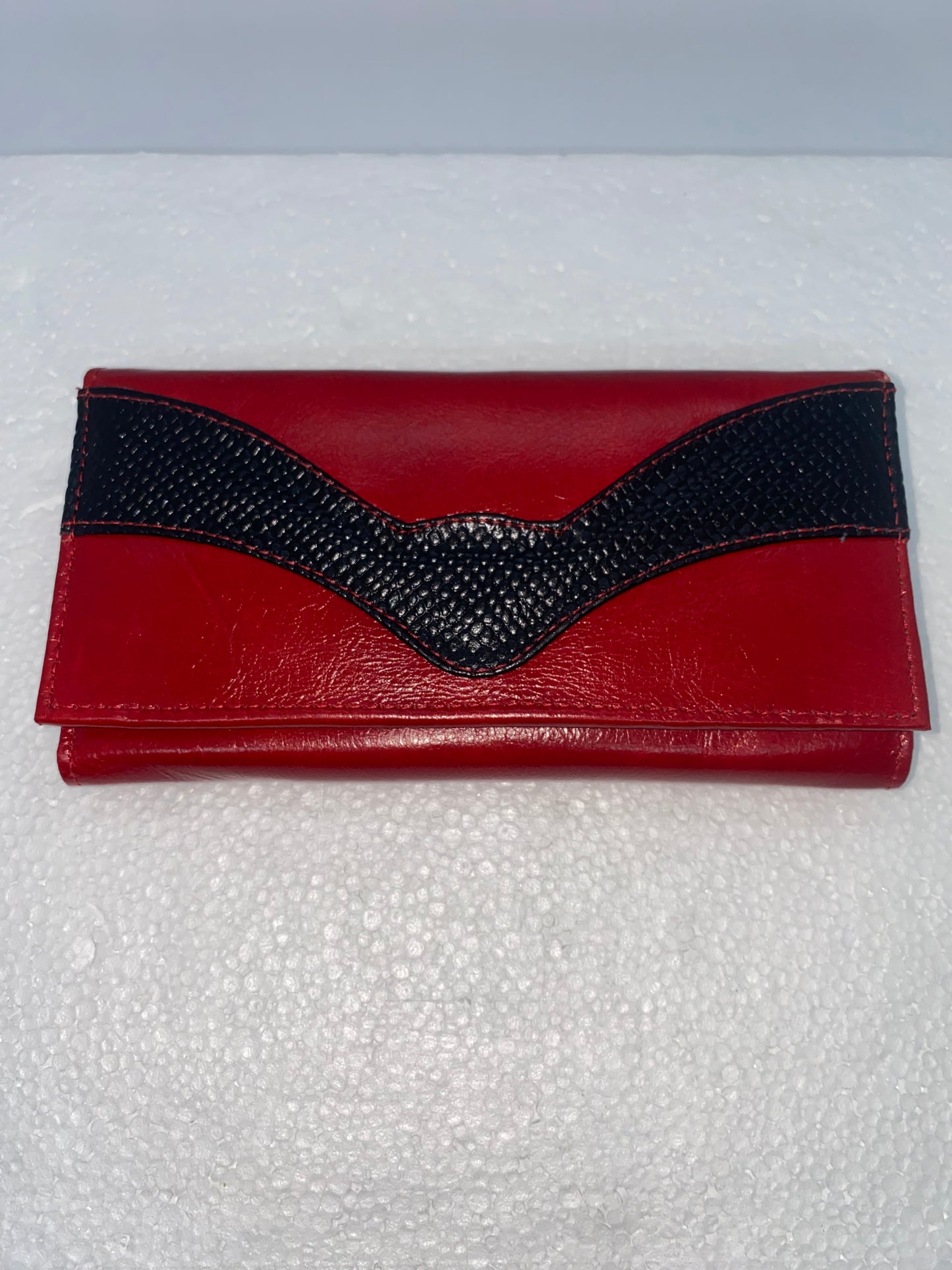 W208 - Wallet de cuero Graso para dama grande marca Quality Leather