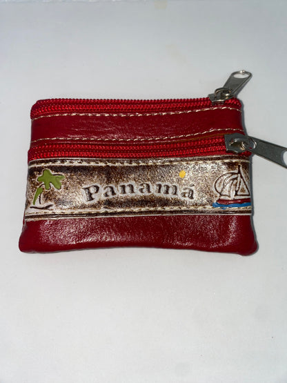 MP4 - Monedero de cuero grabado con Panamá