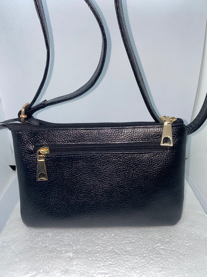 BML40 - Bolsito con arito elegante de cuero Graso marca Quality Leather