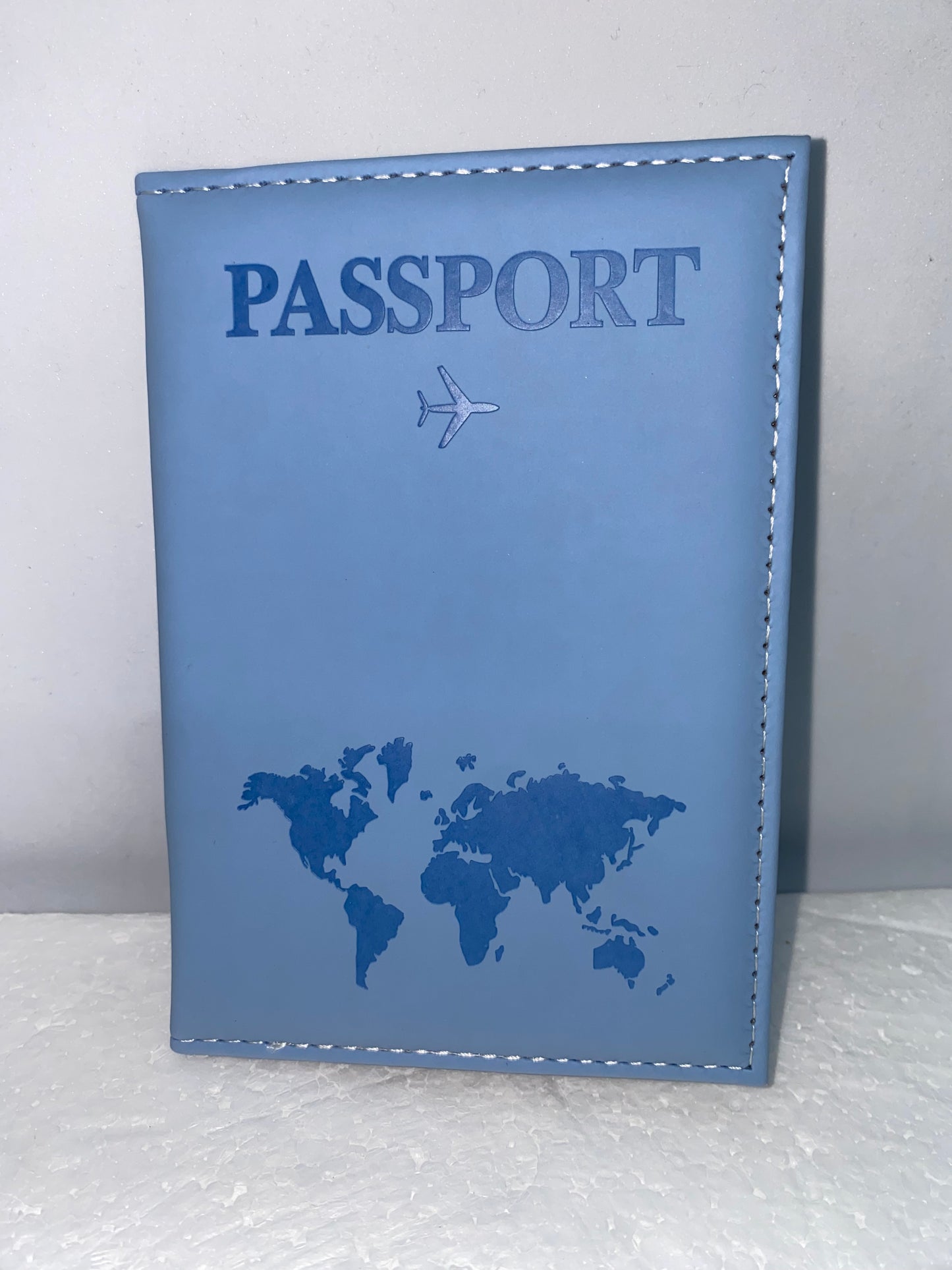PP5 - Porta pasaporte de plastico sencillo