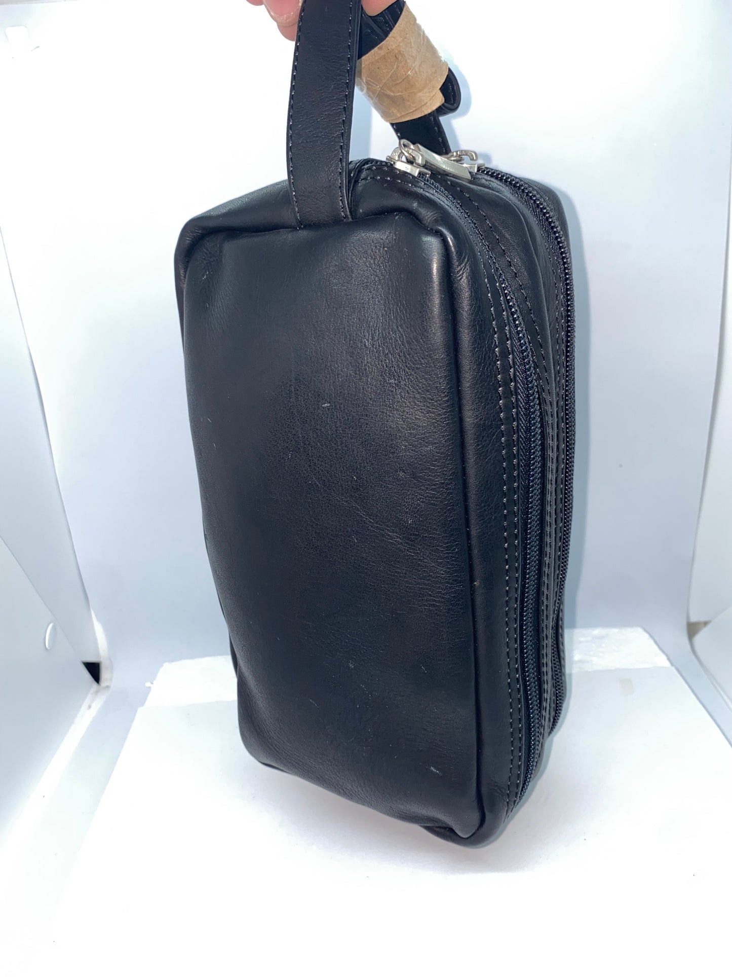 MN330 - Mani Cartera de cuero Tula Mediana marca Quality leather
