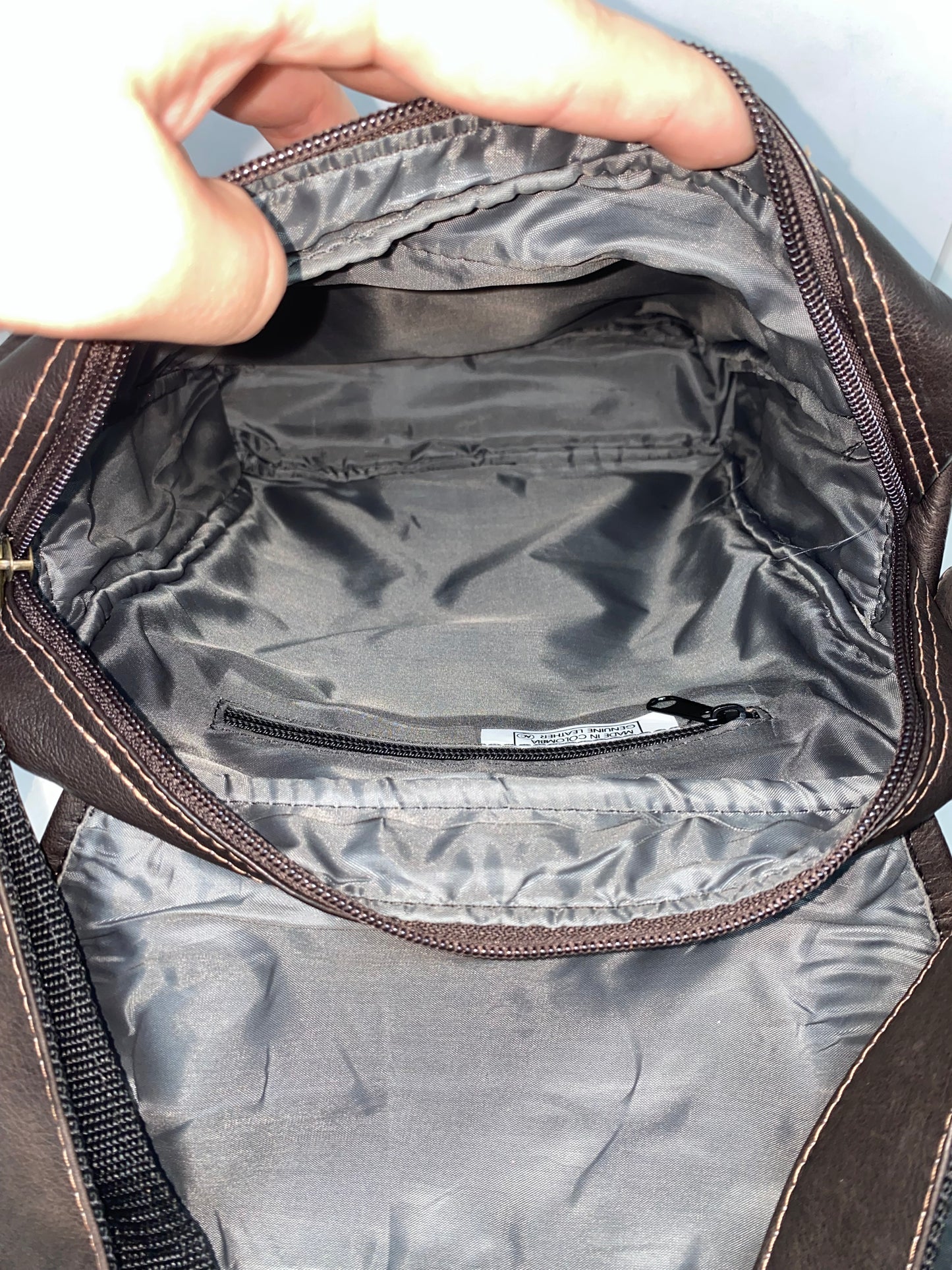 CAS40 - Carriel de cuero Tula Marca Quality Leather de Alba