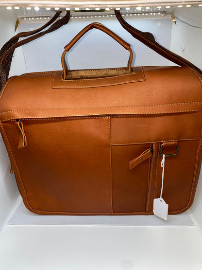 ME96 - Maletin Expandible de cuero Tula marca Quality Leather