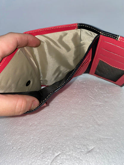 W356 - Wallet de cuero con mariposa de diseño
