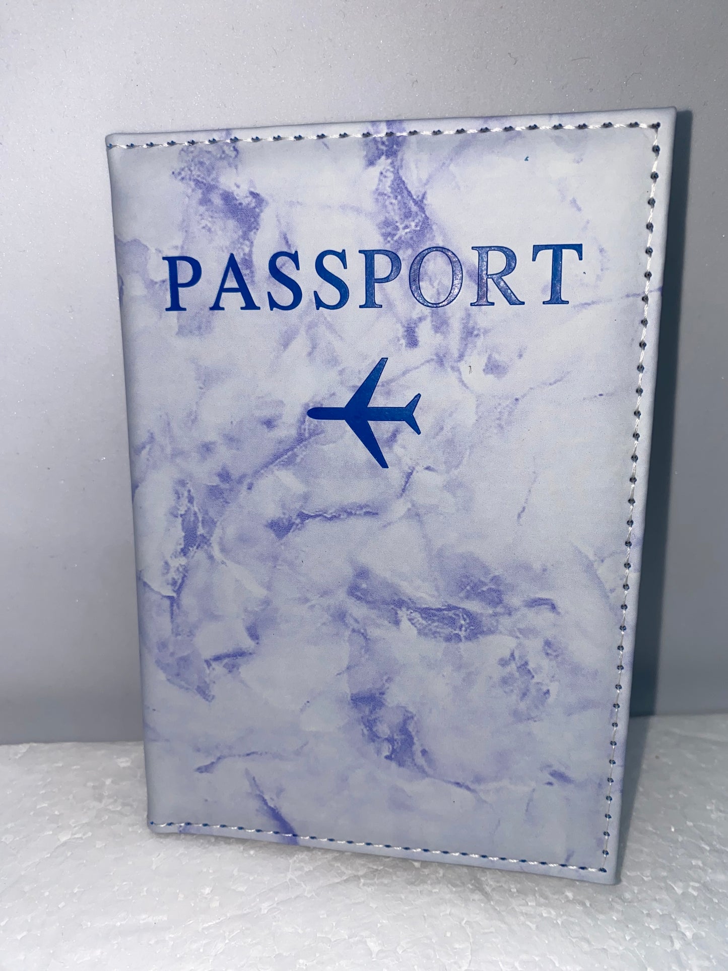PP5 - Porta pasaporte de plastico sencillo