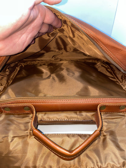 ME96 - Maletin Expandible de cuero Tula marca Quality Leather