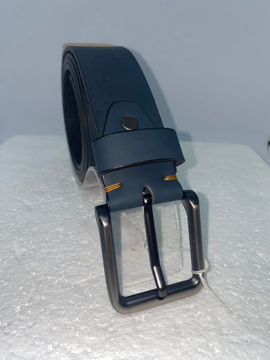 COE25 - Correa de cuero gruesa con diseño estelar