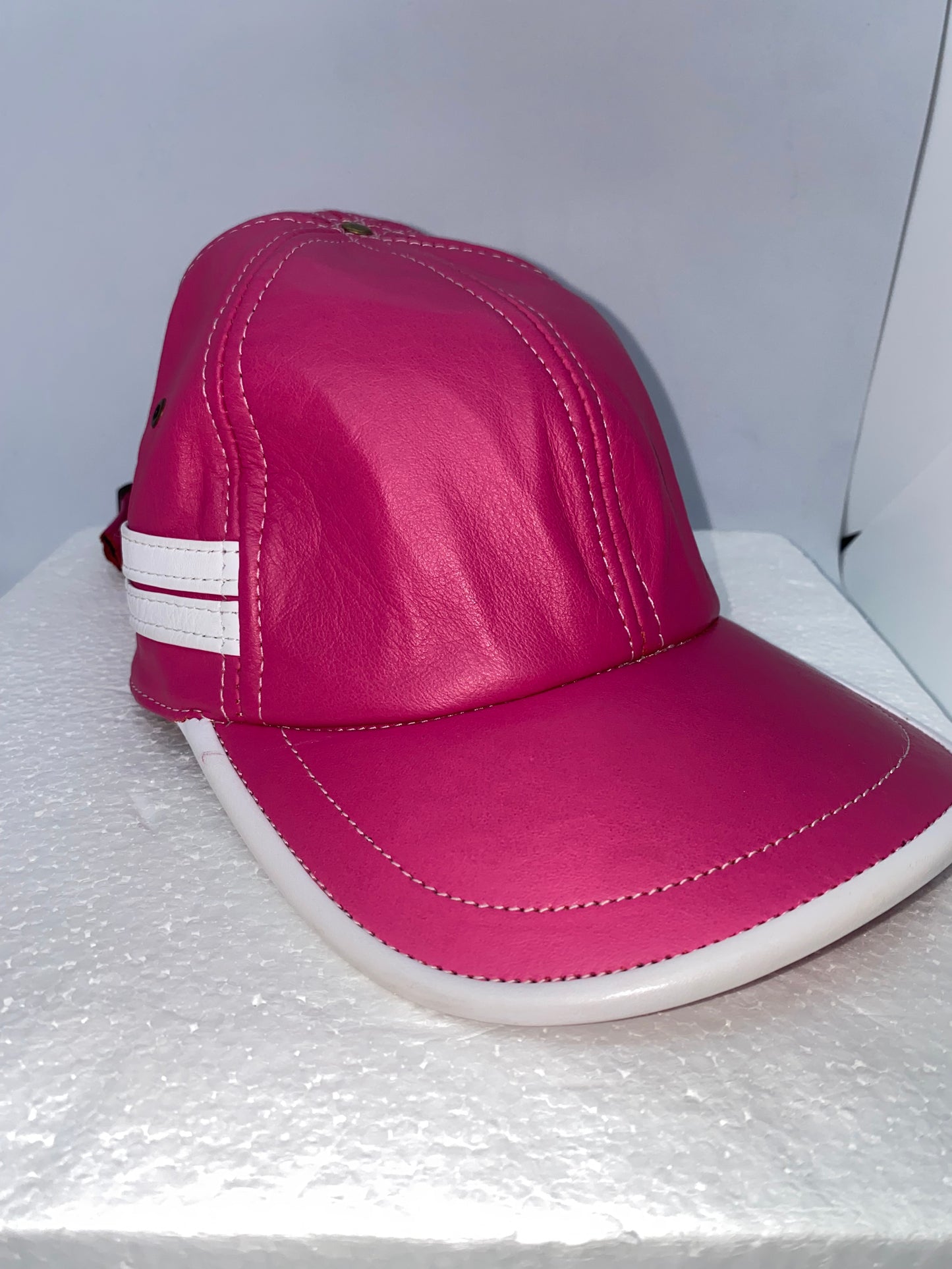 GB28 -  Gorra de cuero tipo beisbolera