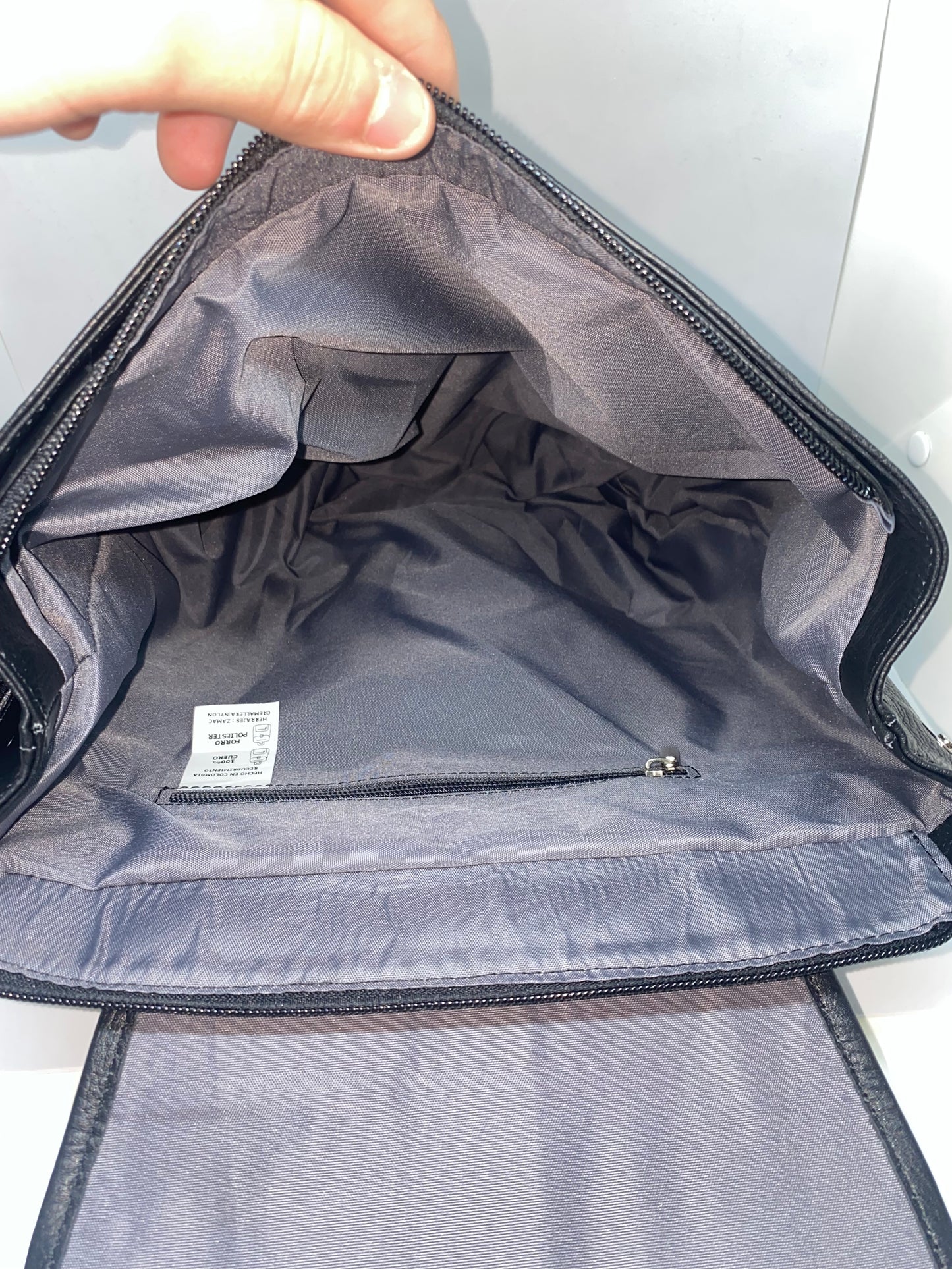 MPN69 - Mochila de cuero graso pintada para dama marca Quality Leather