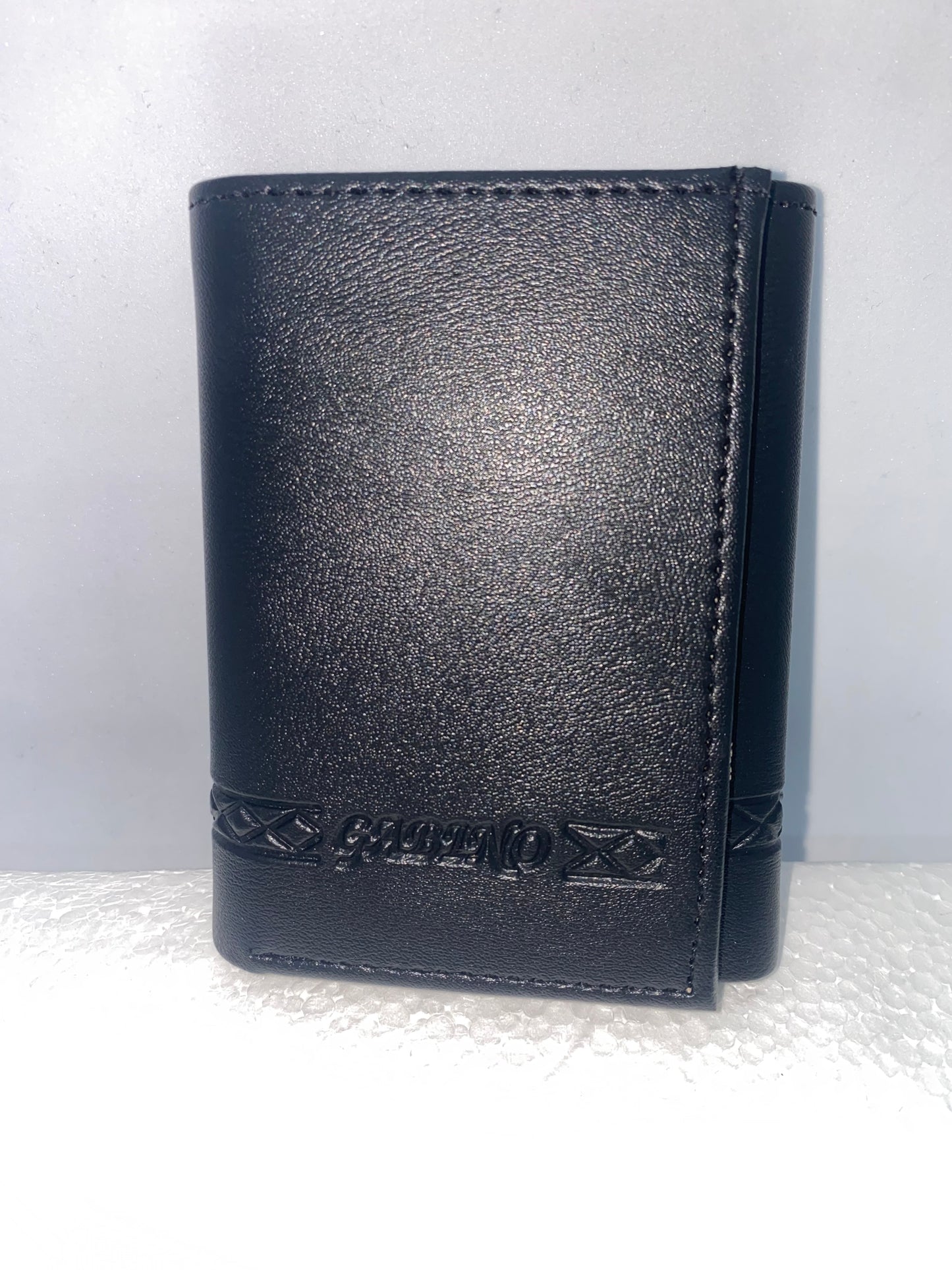 B085 - Billetera de cuero sintético marca Gabino