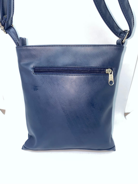 BS20 - Bolso manos libres Sintético marca Quality Leather