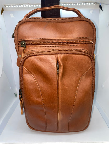 C333 - Carriel mochila de cuero Graso adaptable marca Quality Leather