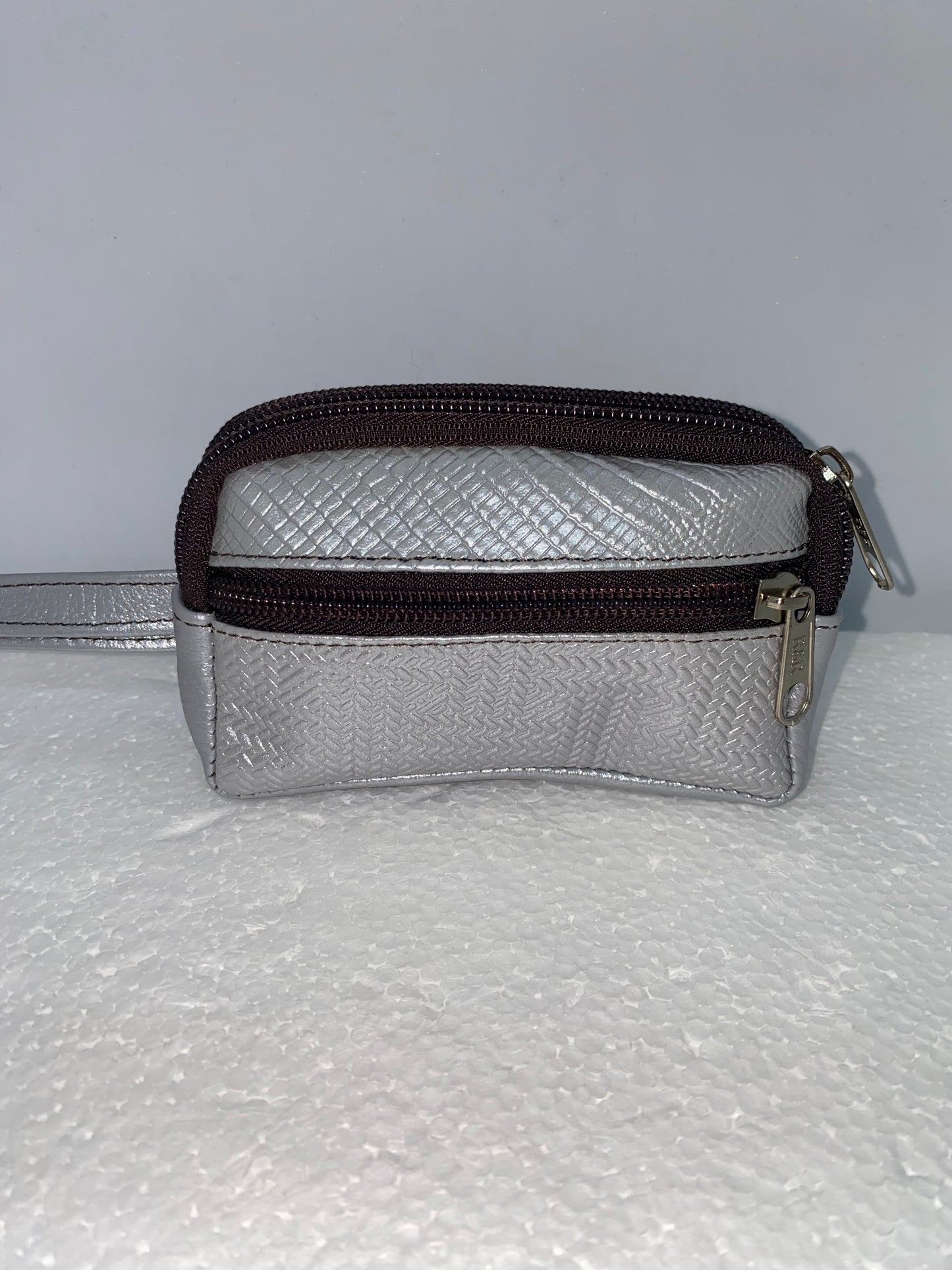 MD12 - Monedero para dama de cuero Graso con muñequera