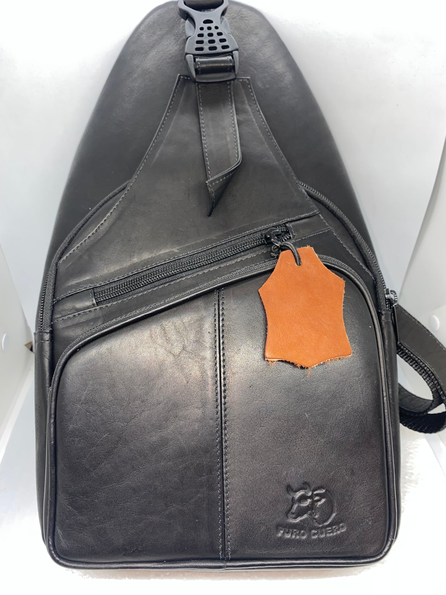 P340 - Pechera de cuero tula grande marca Puro Cuero