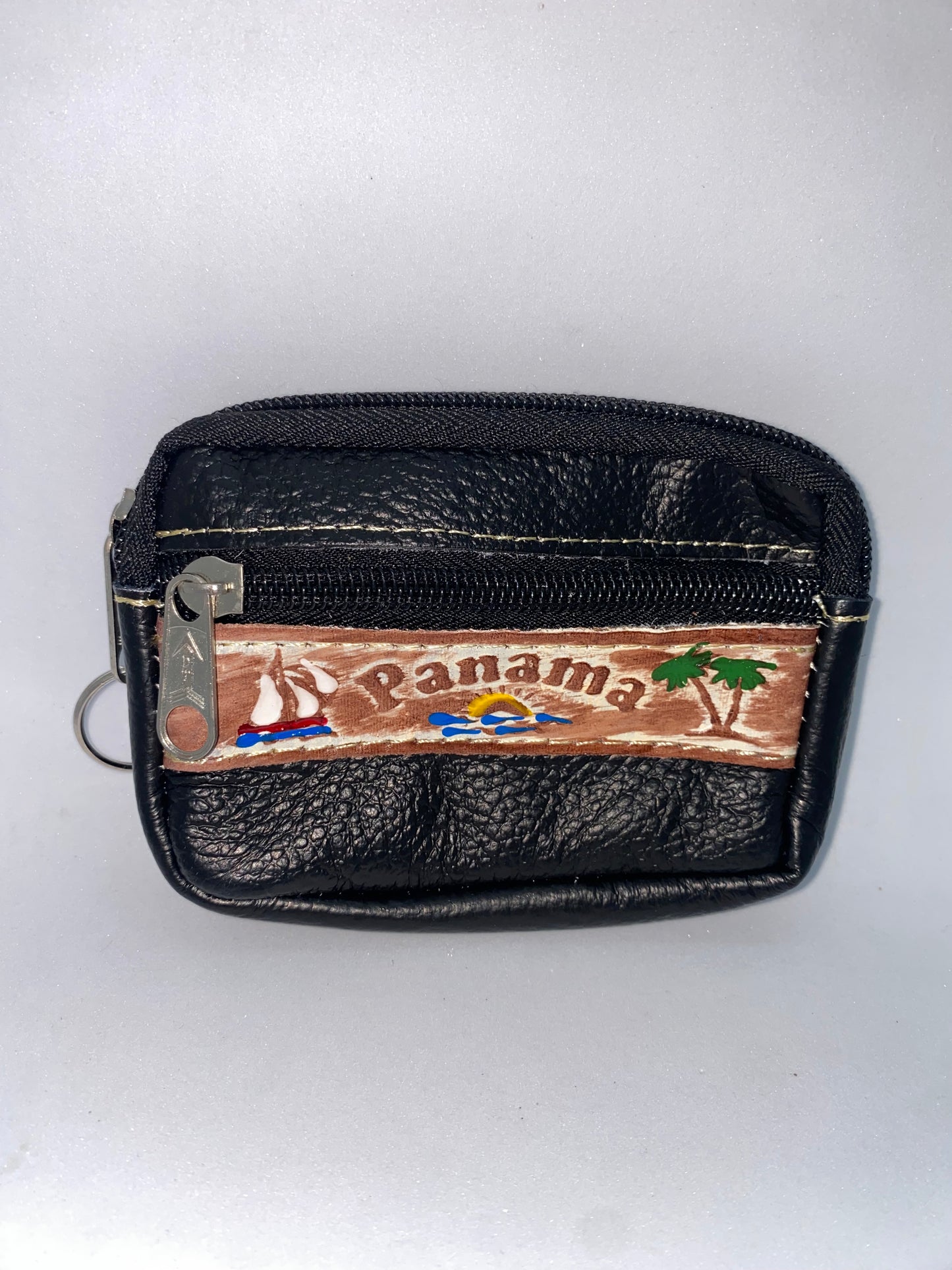 MP8 - Monedero de cuero Liso con grabado de Panamá