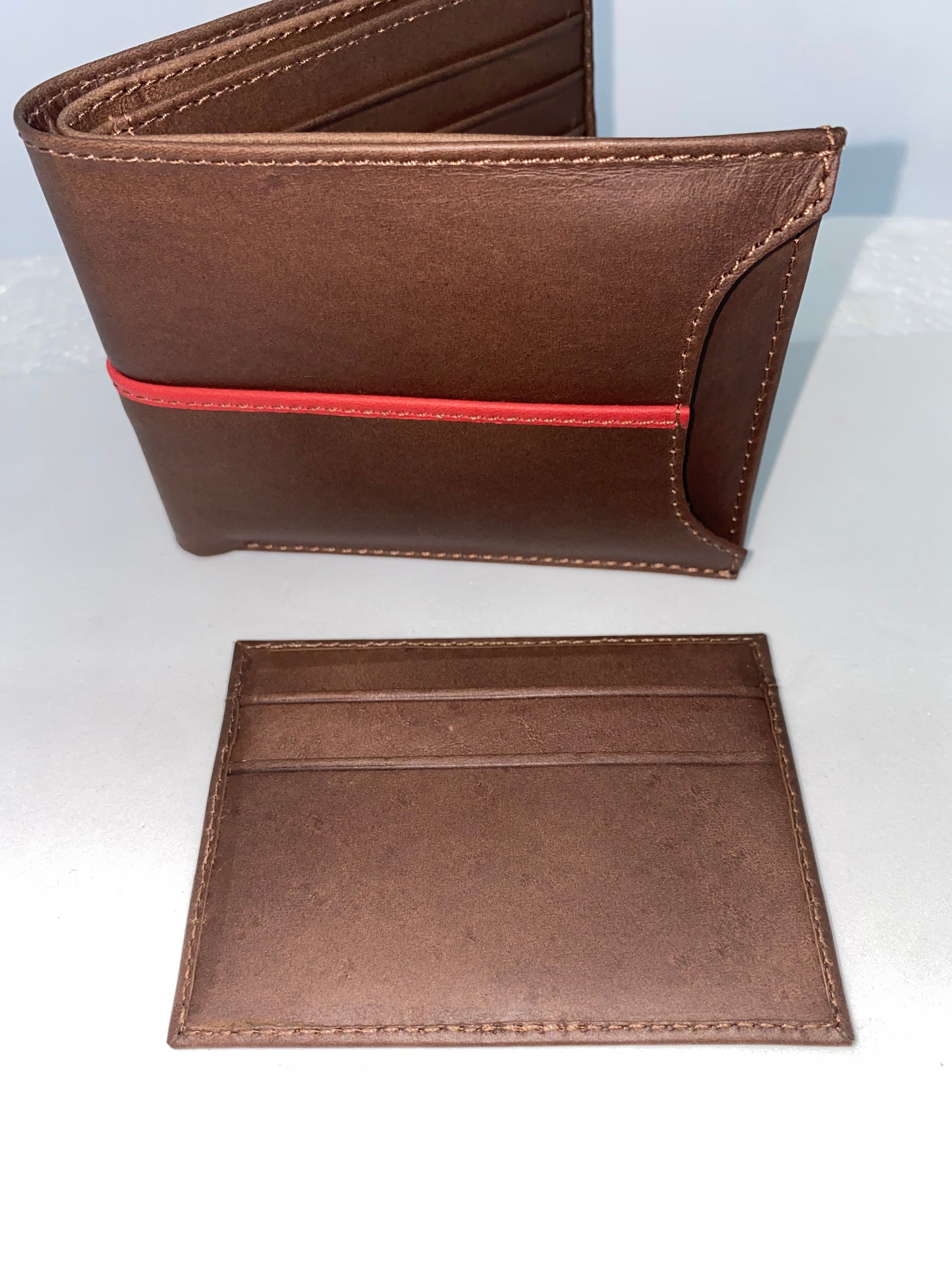 B011 - Billetera de cuero graso marca Quality Leather