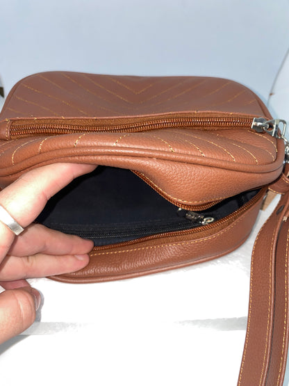 CGB45 - Carriel de cuero Graso Bolichero para dama marca Quality Leather
