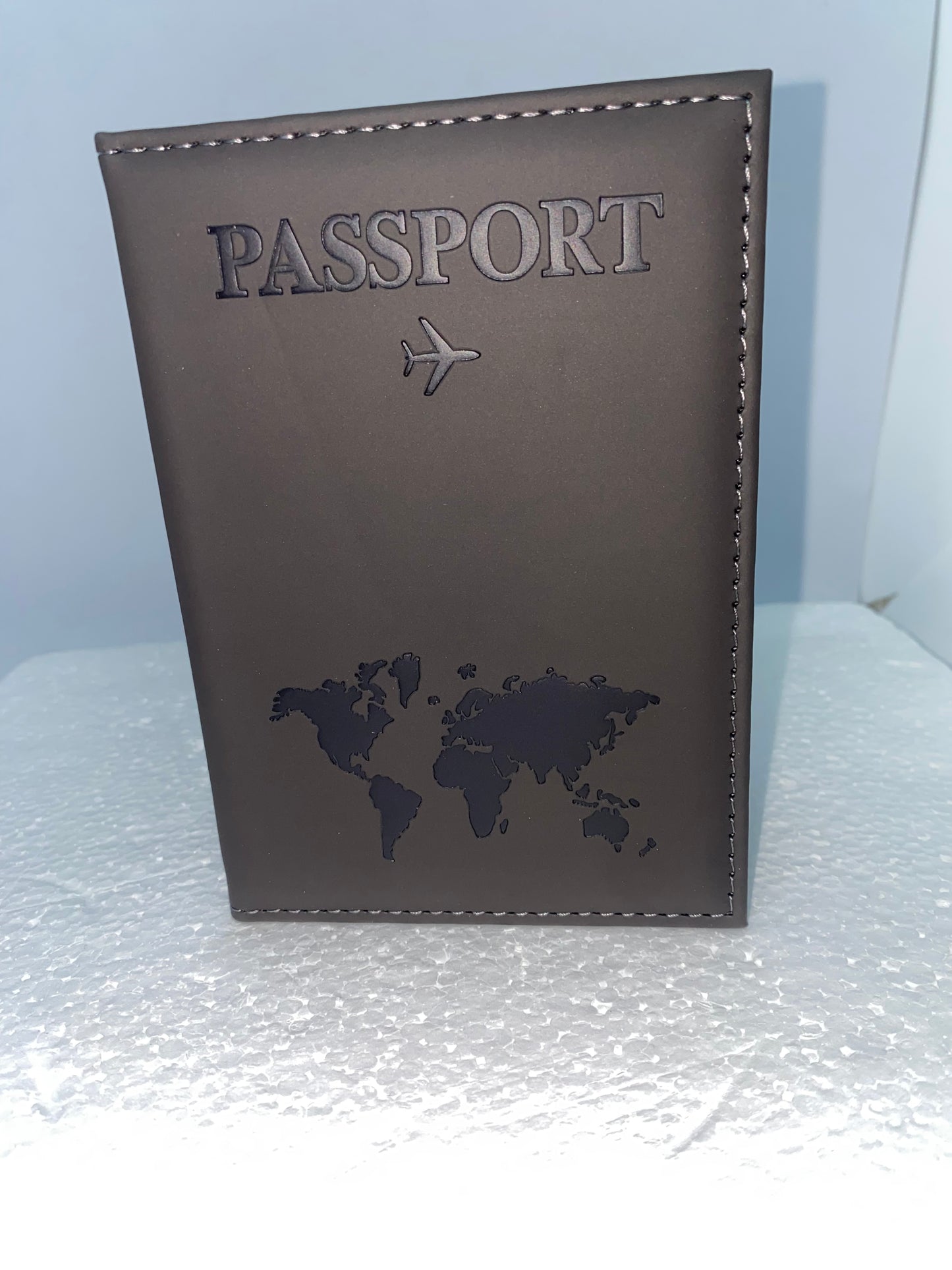 PP5 - Porta pasaporte de plastico sencillo