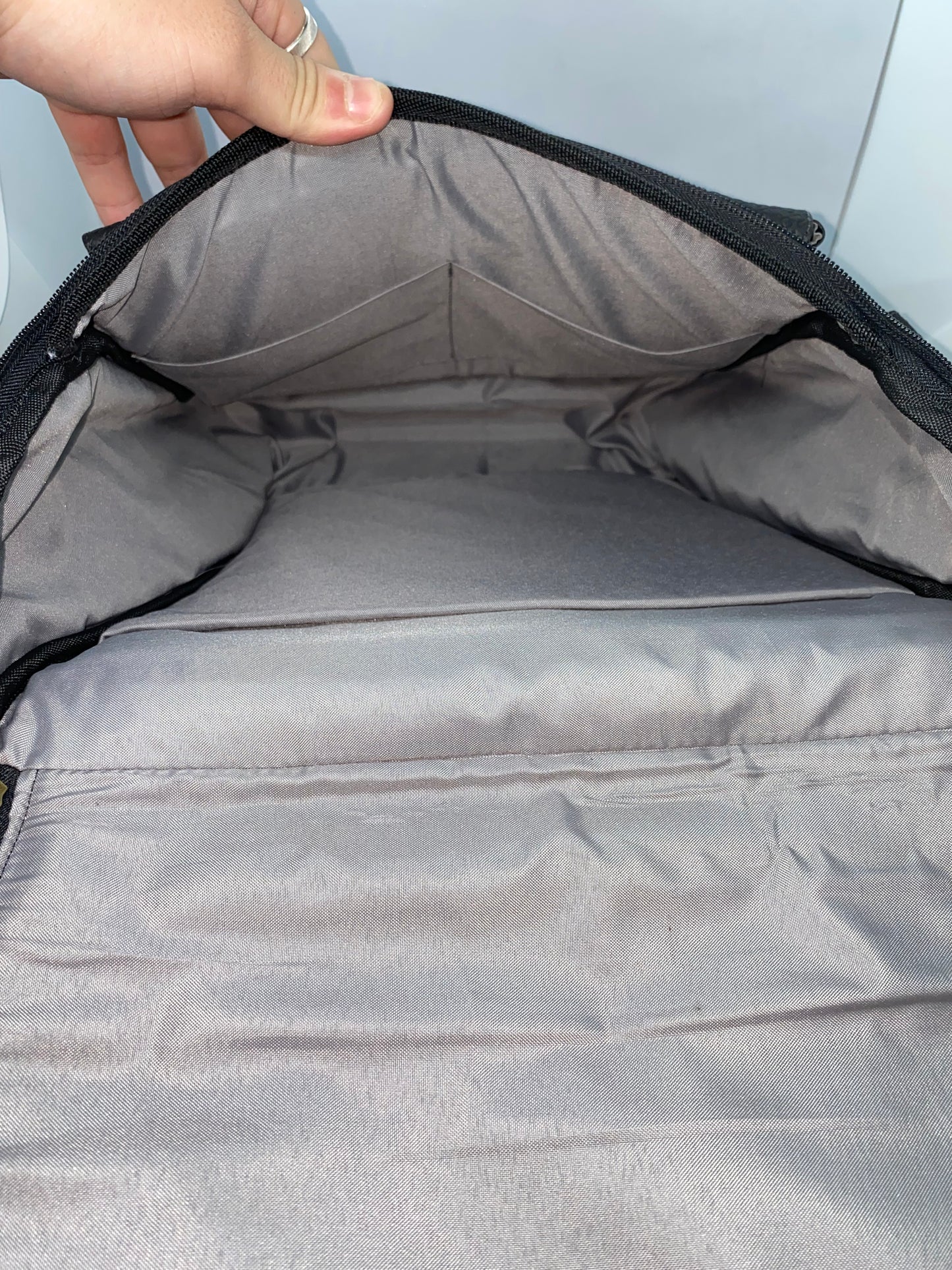 MG120 - Mochila de cuero graso tipo scout