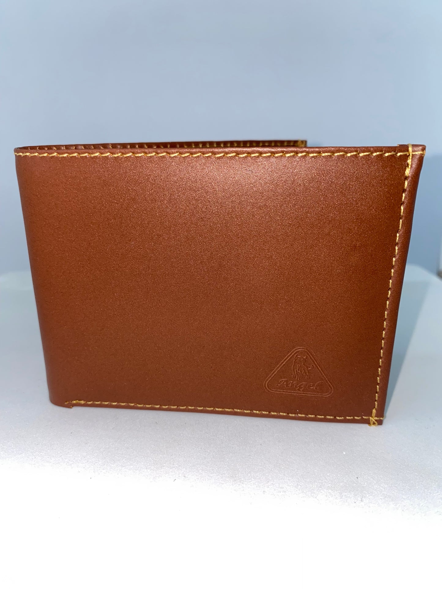 B324 - Billetera de cuero liso marca Angel