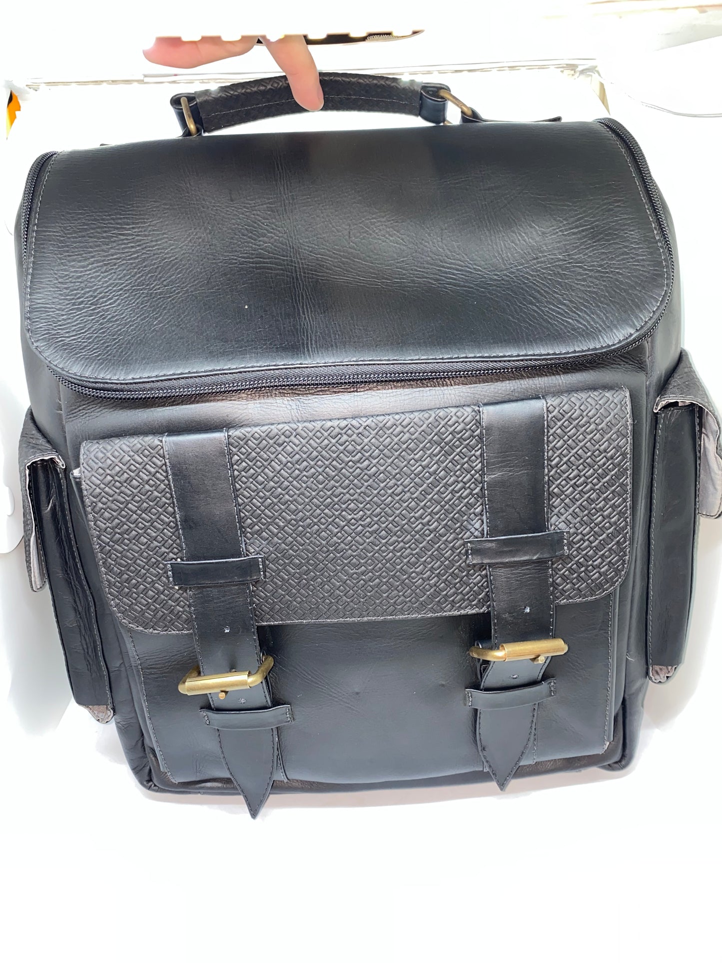 MG120 - Mochila de cuero graso tipo scout