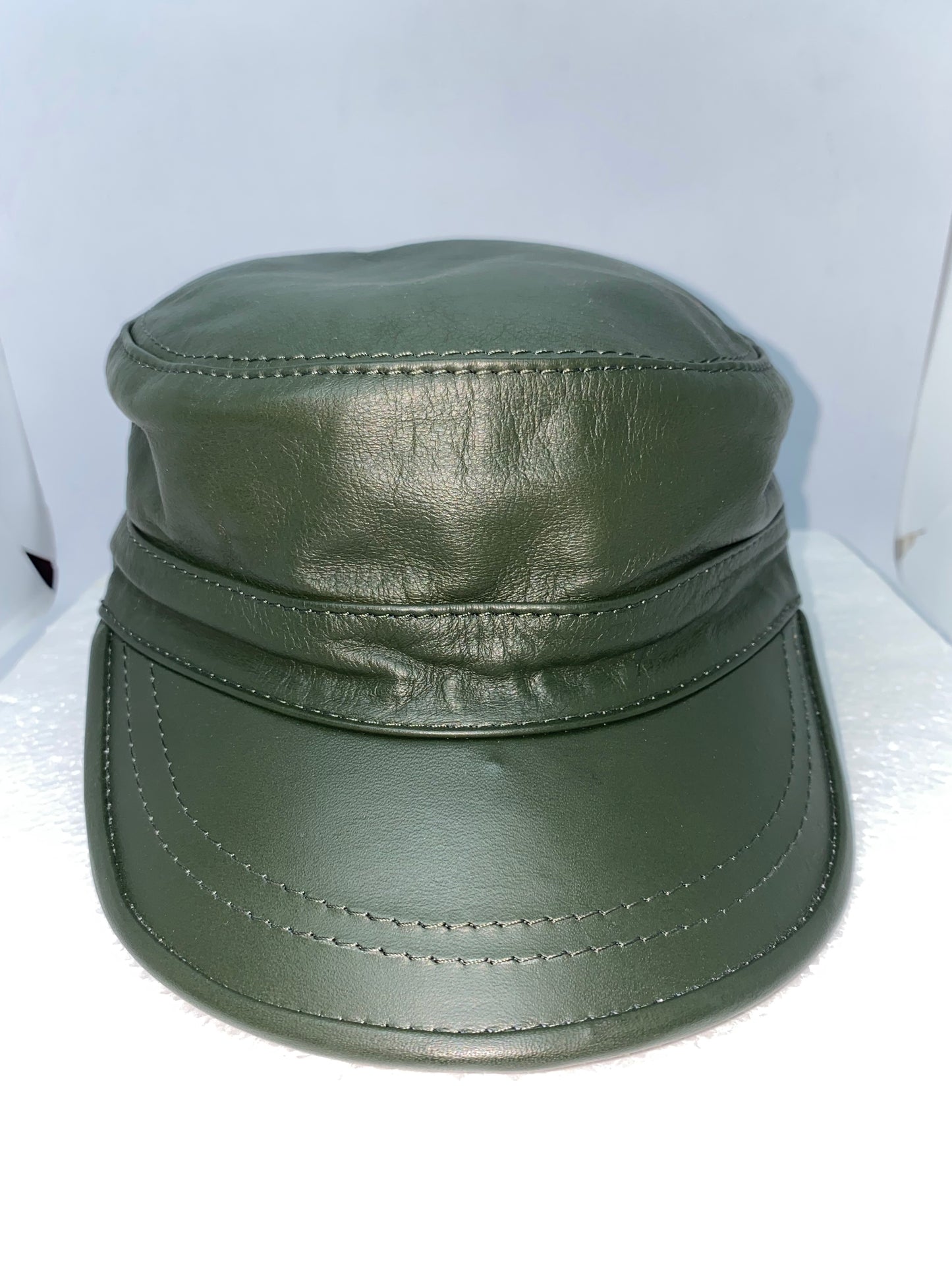GM35 - Gorra militar de cuero Nappa marca Quality Leather