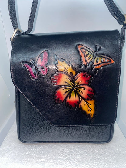 CP45 - Carriel de cuero para dama con diseño marca Quality Leather