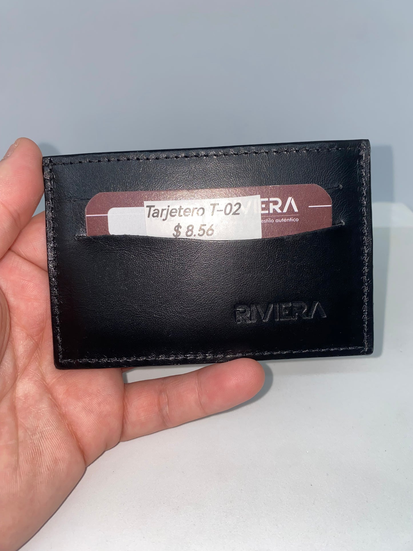 T02 - Tarjetero de cuero liso Marca Riviera
