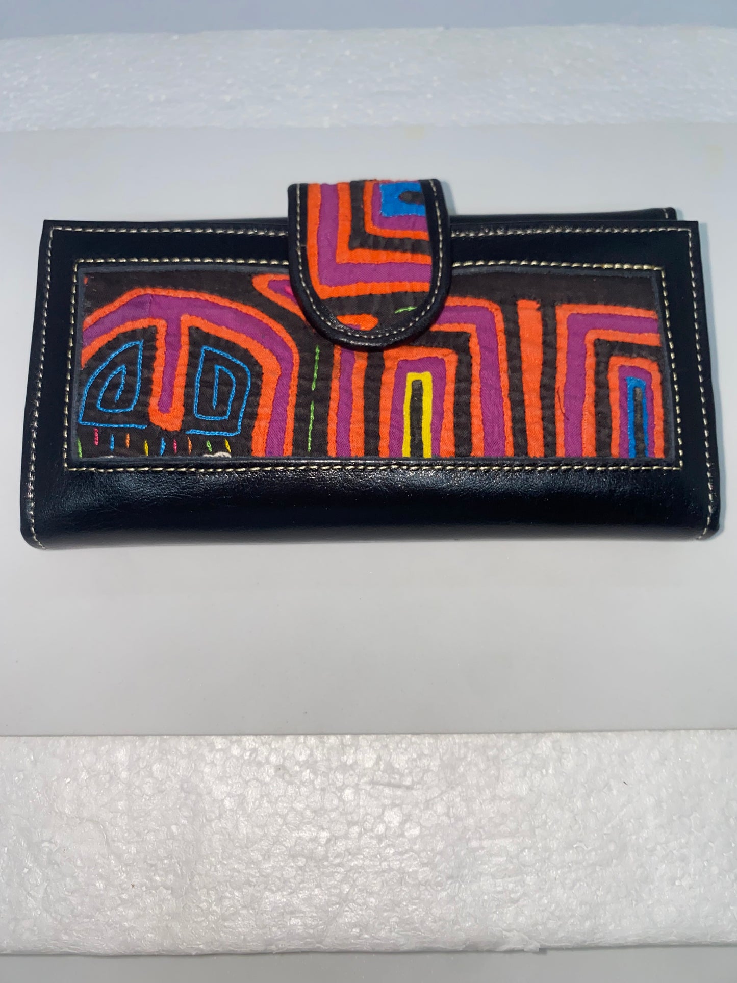 W2009 - Wallet de cuero para dama con mola