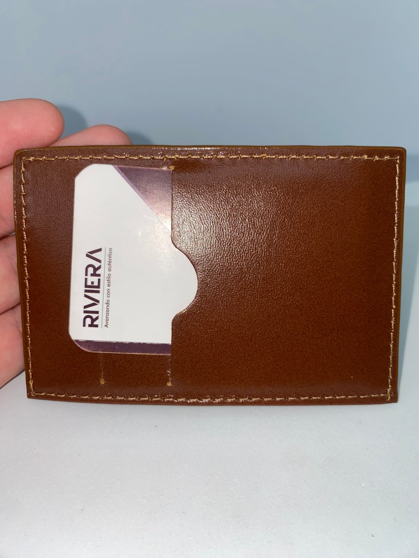 T02 - Tarjetero de cuero liso Marca Riviera