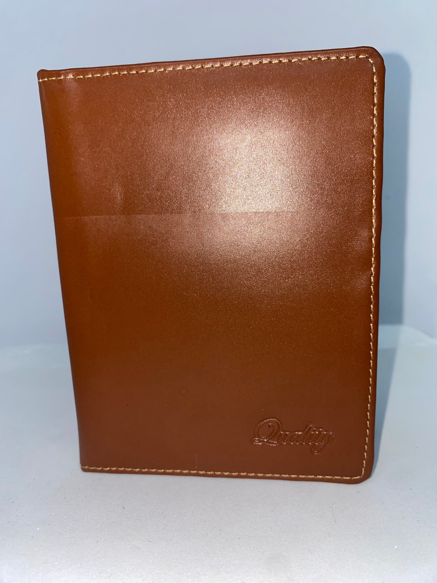 PP15 - Porta pasaporte de cuero Graso marca Quality Leather