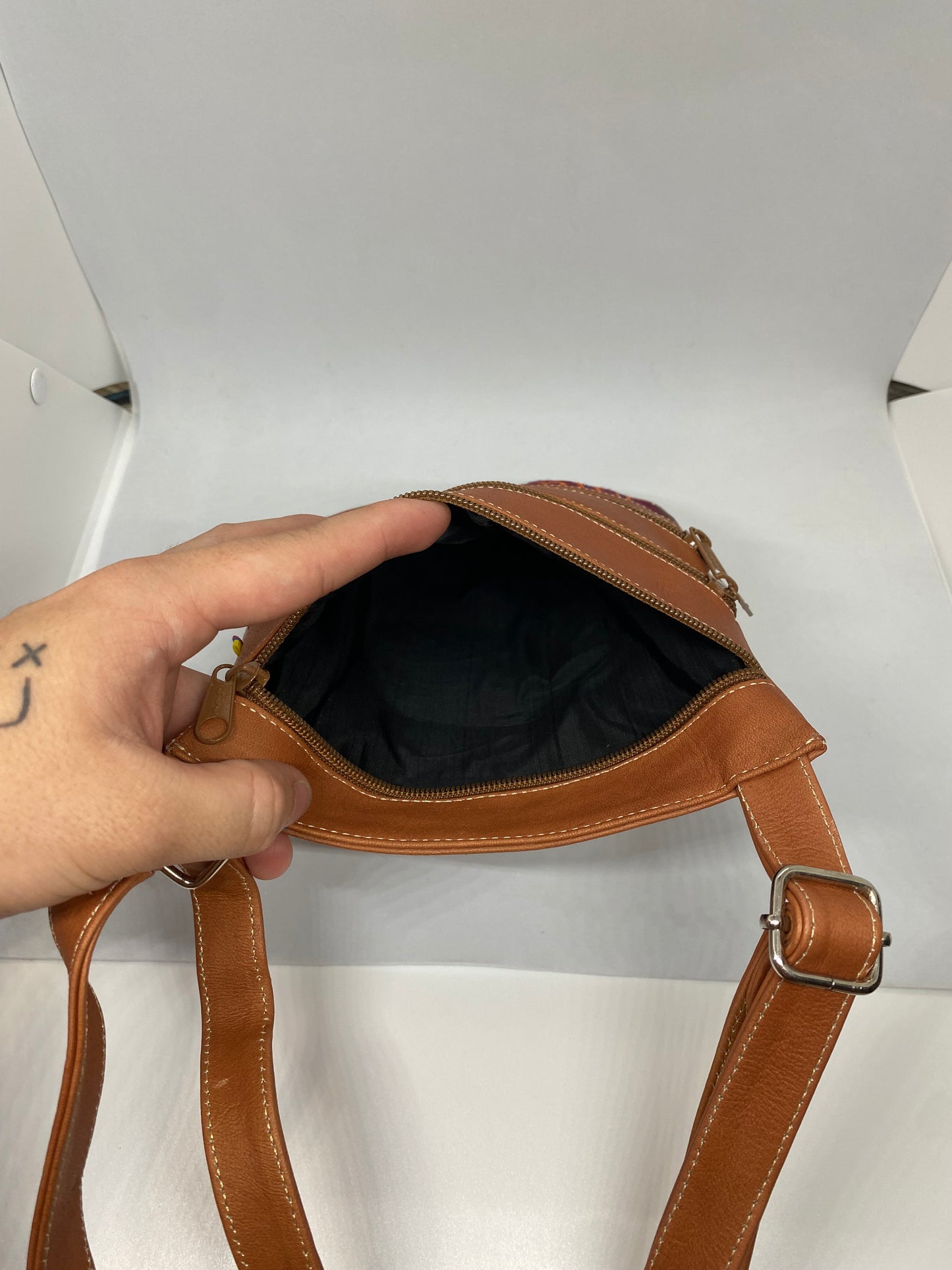 BM40 - Bolso Mola de cuero Tala marca Quality