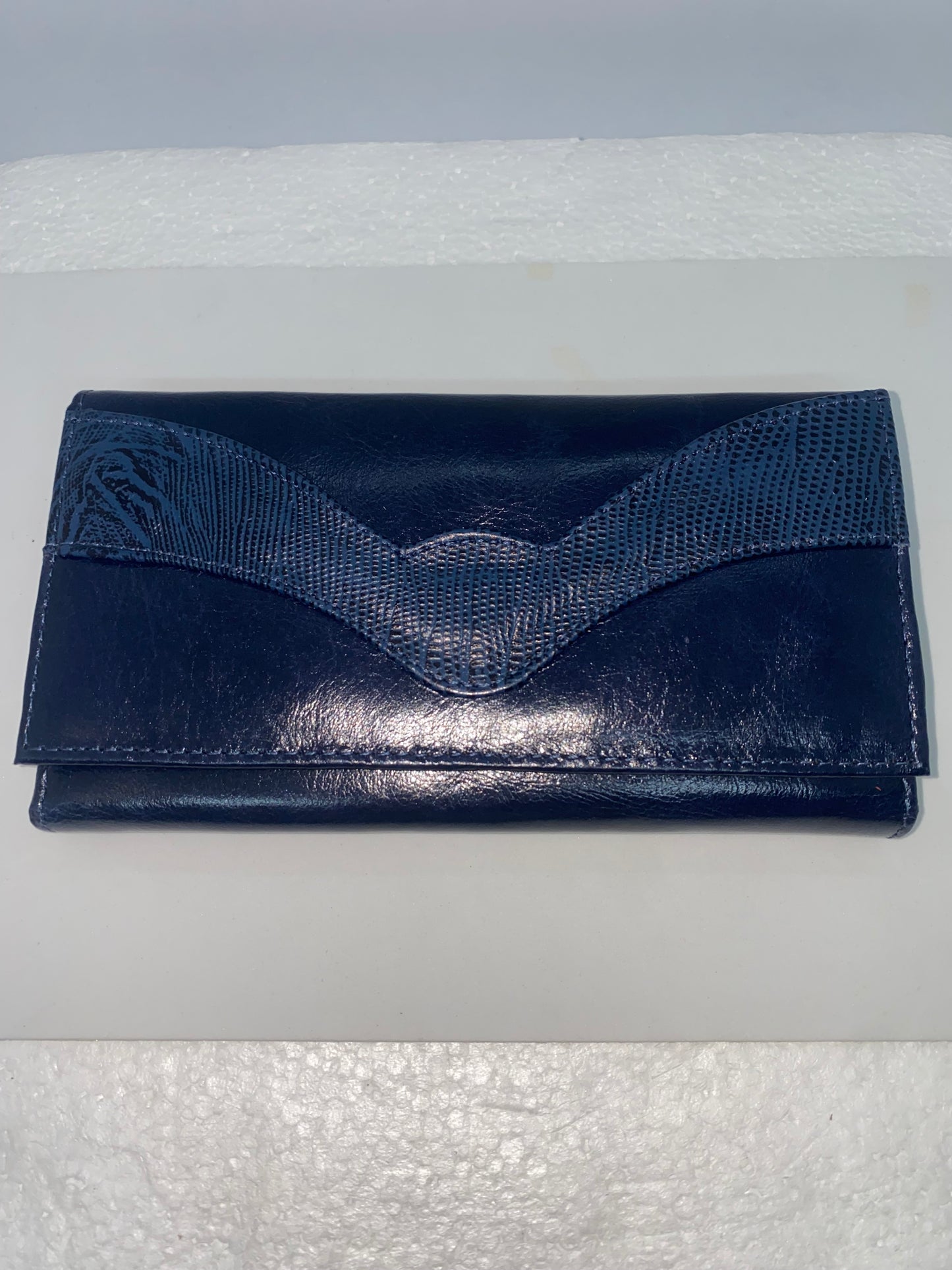 W208 - Wallet de cuero Graso para dama grande marca Quality Leather