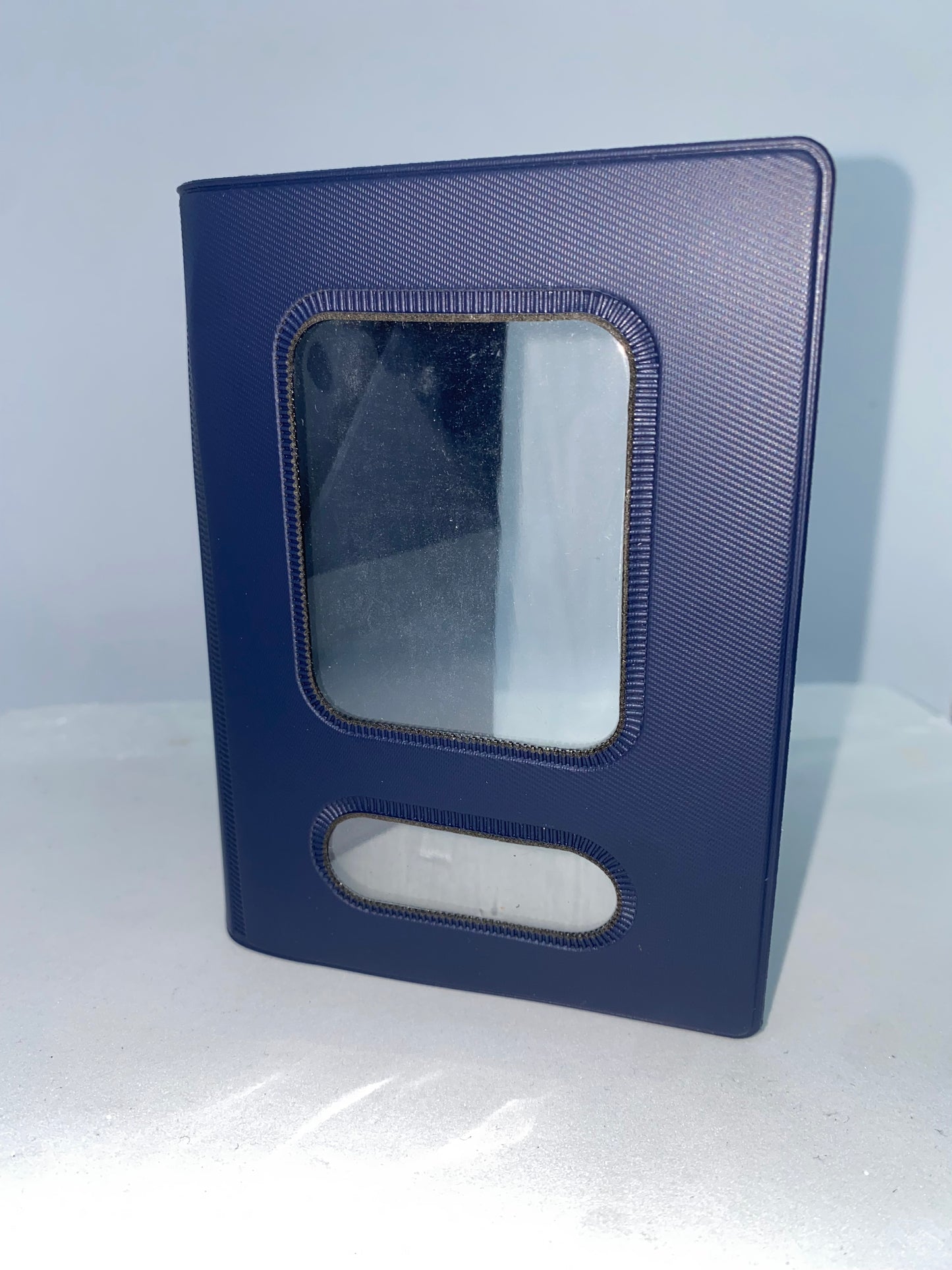 PP5 - Porta pasaporte de plastico sencillo