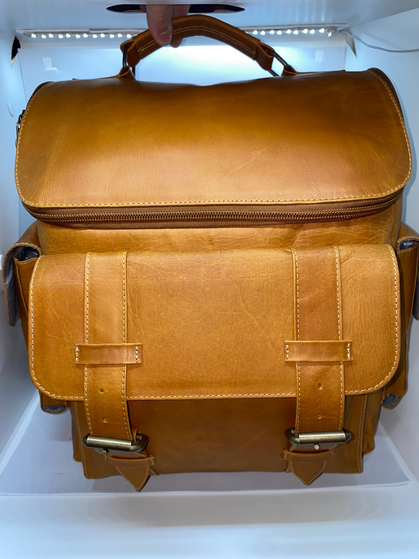 MG120 - Mochila de cuero graso tipo scout