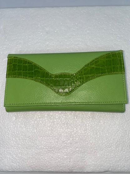 W208 - Wallet de cuero Graso para dama grande marca Quality Leather