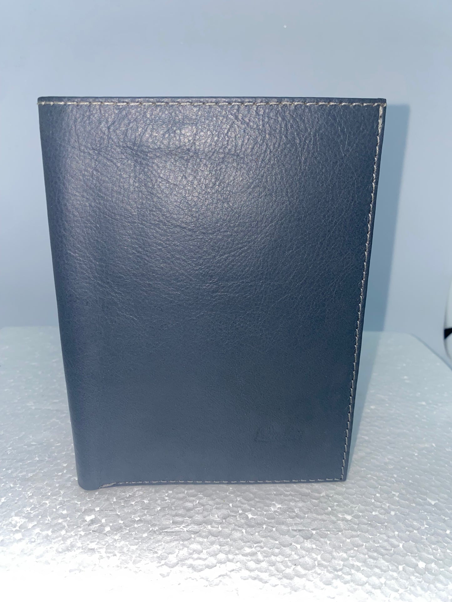 PP538 - Tarjetero porta pasaporte de cuero Graso marca Quality Leather