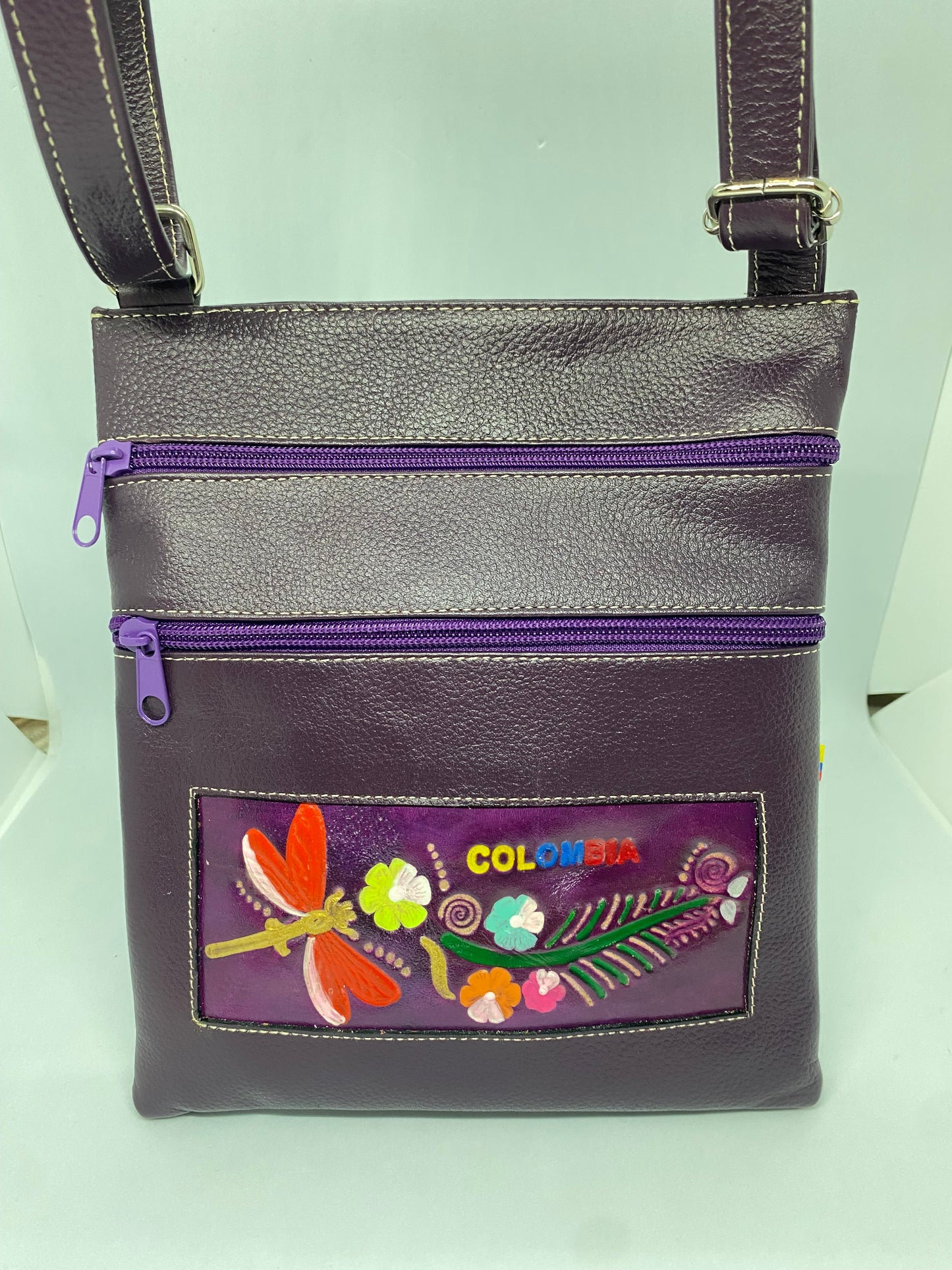 BC40 - Bolso plano de cuero Tala Colombiano